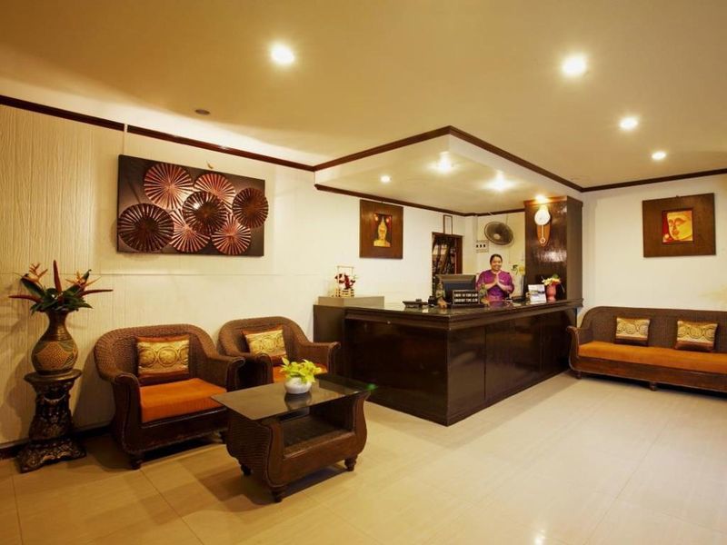 Bamboo Beach Hotel & Spa Patong Exterior photo