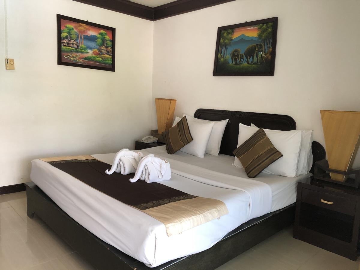 Bamboo Beach Hotel & Spa Patong Exterior photo